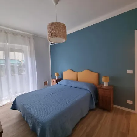 La Casa Bianca E Blu 公寓